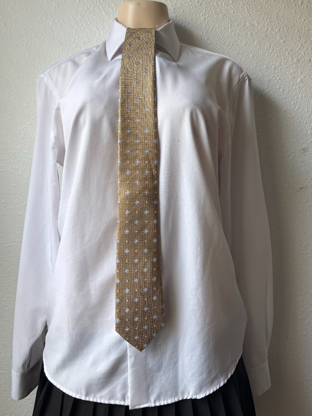 Bill Blass Essentials Gold Woven Floral Geometric Necktie 3.25 In Silk Style